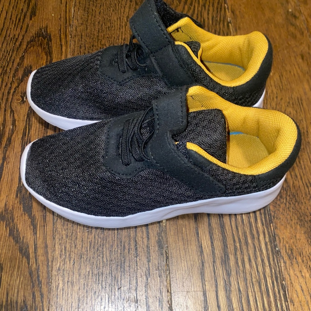 toddler boy tennis shoes, size 12